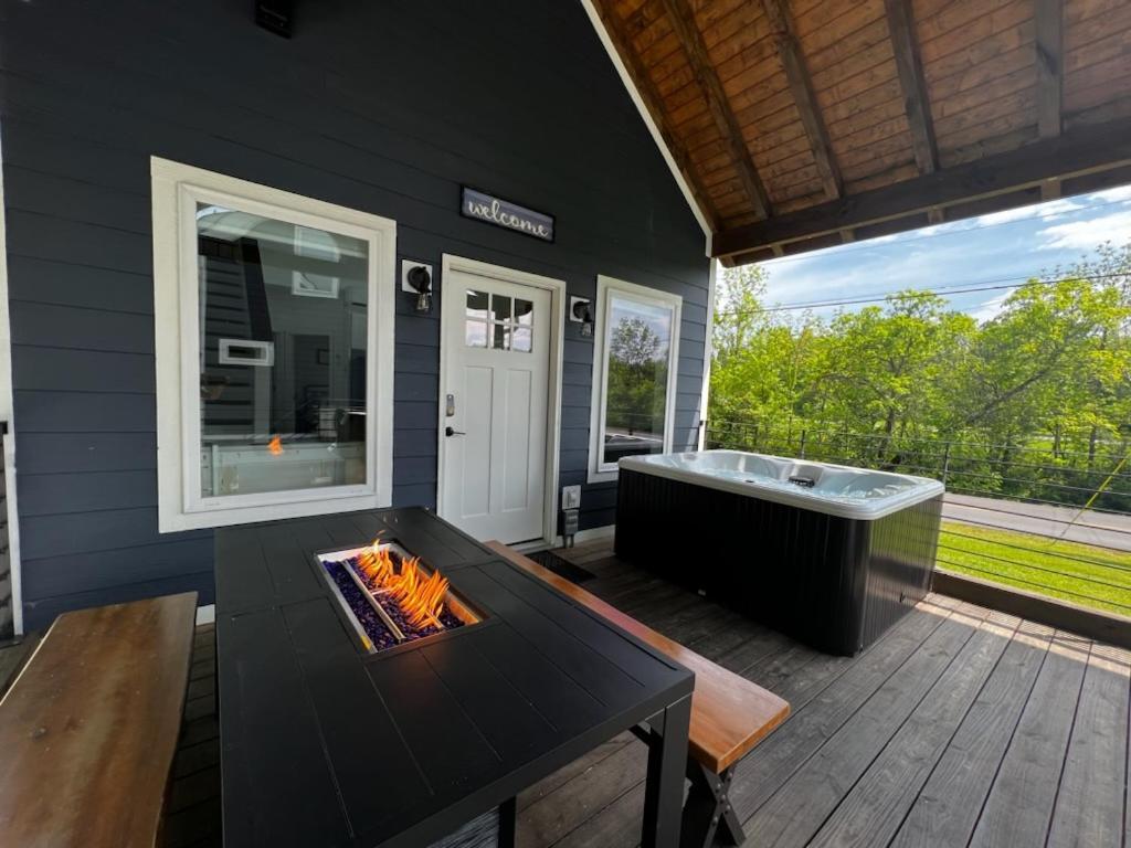 Modern Smoky Mountain Tiny House Appartement Pigeon Forge Buitenkant foto